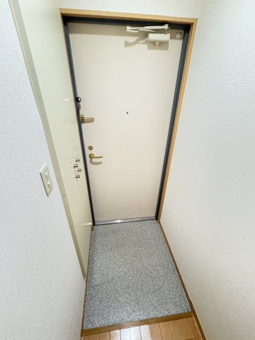エミネンス新千葉の玄関|※反転タイプ