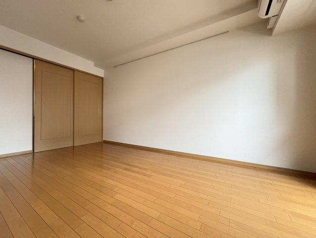 エミネンス新千葉の居間・リビング|※反転タイプ