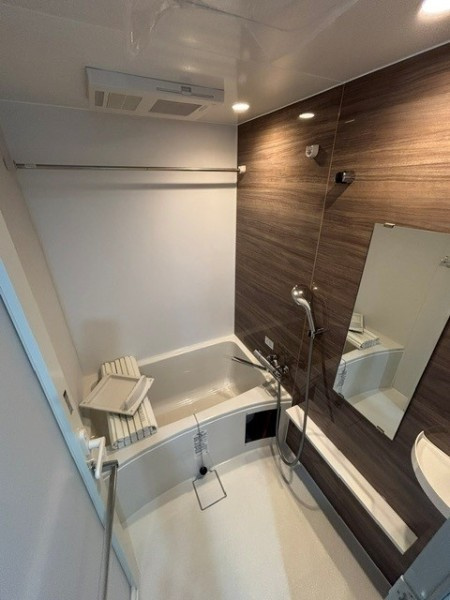 Ｔｈｅ　Ｓｈｉｎａｇａｗａ　Ｅａｓｔ　Ｒｅｓｉｄｅｎｃｅの浴室|コンパクトで使いやすいお風呂です