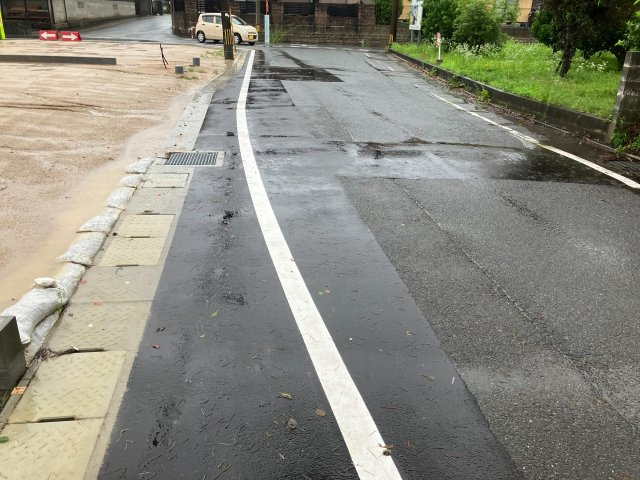 【前面道路含む現地写真】