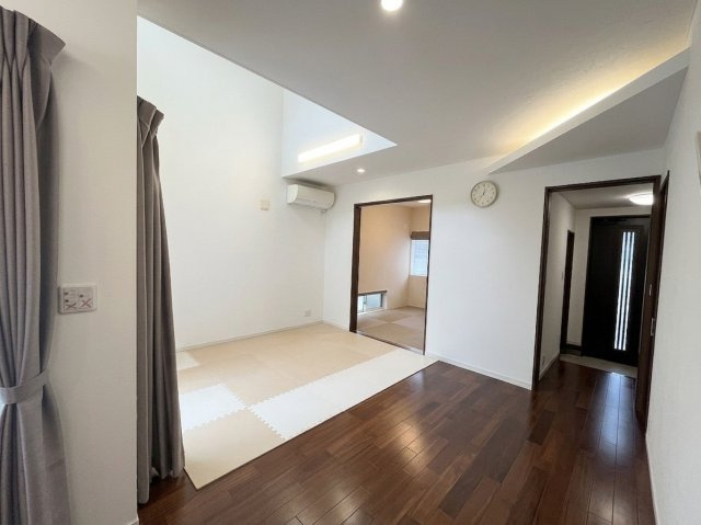 【居間・リビング】 | 西持田町中古戸建 | LDK部分です