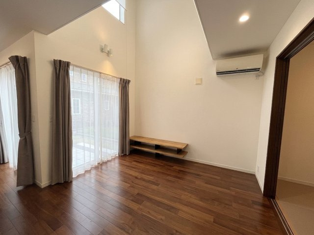 【居間・リビング】 | 西持田町中古戸建 | LDK部分です