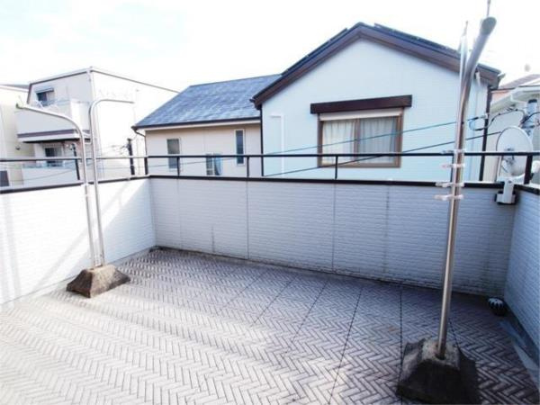 高徳町１丁目貸家のバルコニー