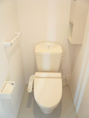 【トイレ】 | ハイブリッジ | 清潔感のあるトイレです