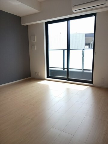 【居間・リビング】 | サンライズ　江平中町 | こちらの居間で趣味の時間をお楽しみください