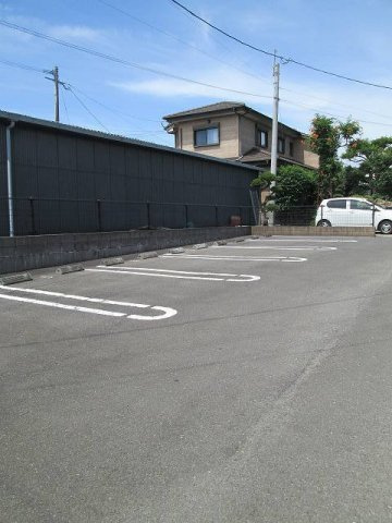 【駐車場】 | クィーンベル　Ⅱ | 駐車場があります