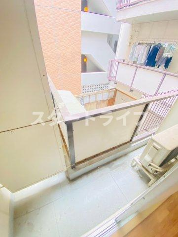 大阪市淀川区東三国４丁目の賃貸マンションのバルコニー