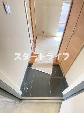 大阪市淀川区東三国４丁目の賃貸マンションの玄関