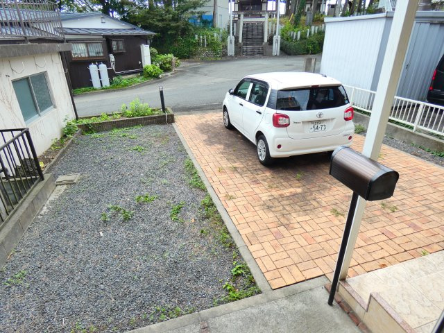 【駐車場】