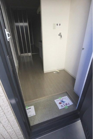 グレイス桜新町の玄関