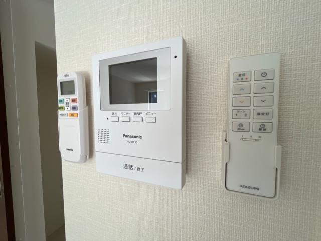 ファミーユ白山のセキュリティ|カメラ付インターホン