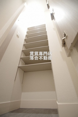 【玄関】 | イヴレーア橋本 | たっぷり収納可能な玄関収納♪