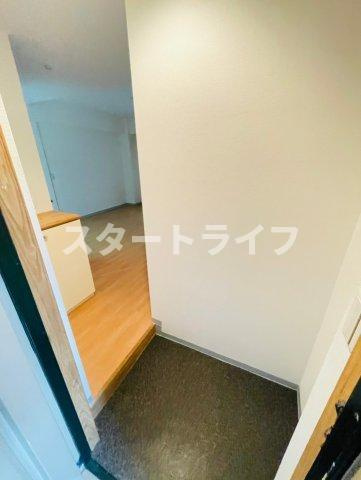 大阪市淀川区東三国４丁目の賃貸マンションの玄関