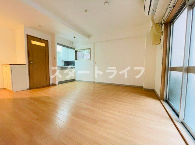 大阪市淀川区東三国４丁目の賃貸マンションの居間・リビング