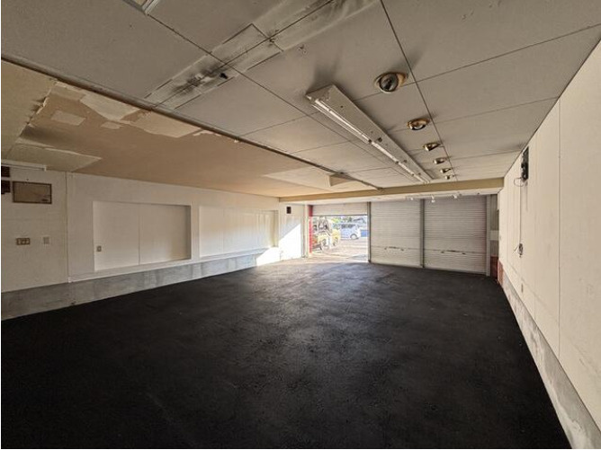 「1階ガレージ」高知市瀬戸西町2丁目　中古一戸建てのその他|1階部分はガレージ♪