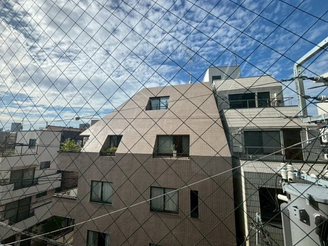 巣鴨桜並木通りビルの展望