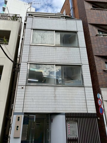 巣鴨桜並木通りビルの外観