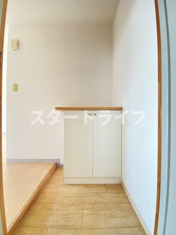 大阪市淀川区東三国４丁目の賃貸マンションの玄関