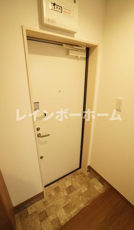 アイクル西川口の玄関