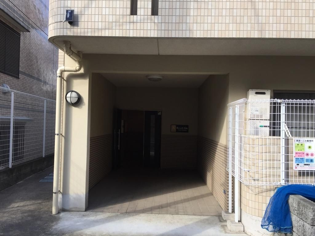レヴィールシティ西新宿のエントランス
