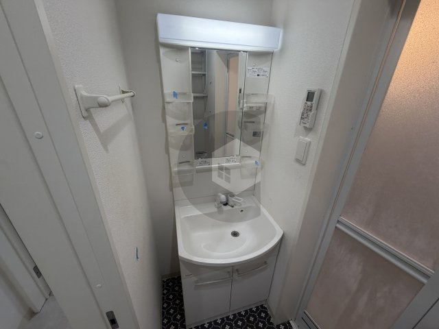 クリエオーレ菱屋東の独立洗面台