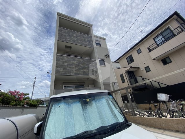 クリエオーレ菱屋東の外観