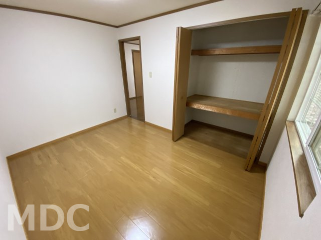 徳島市北矢三町２丁目のアパートの洋室