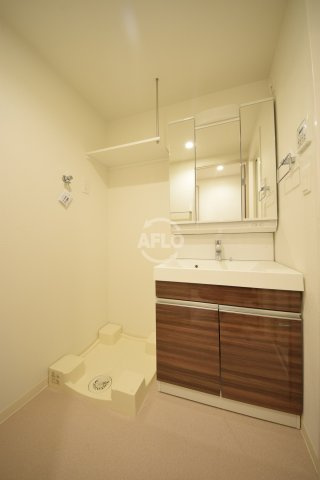 フォーリアライズ本町レクスの独立洗面台|フォーリアライズ本町レクス　洗面所