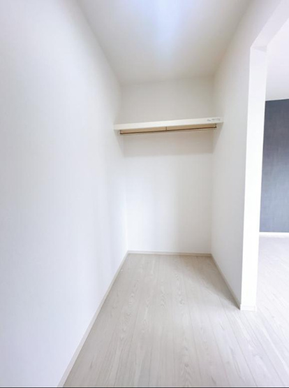 【収納】 | 取手市戸頭　中古戸建 | 新婚さんにおすすめ！奥様に喜ばれる収納たっぷりのウォークインクローゼット付きです☆