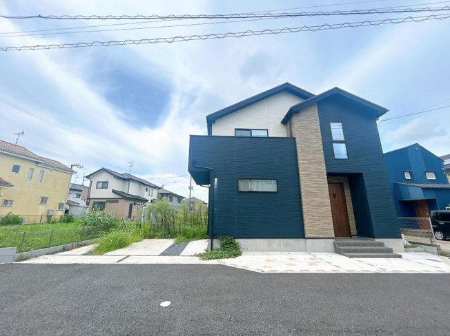 【外観】 | 取手市戸頭　中古戸建 | 小中学校徒歩圏内でお子様の通学安心の立地です♪