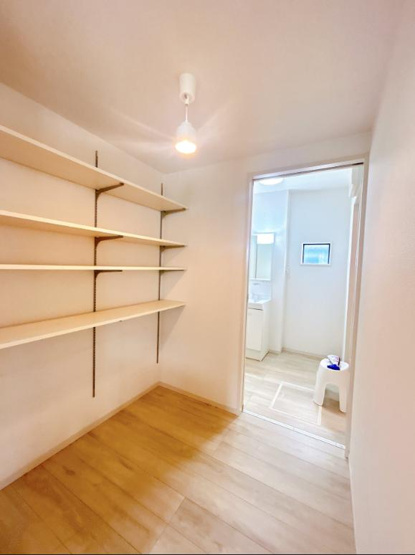 【収納】 | 取手市戸頭　中古戸建 | 家族みんなで共同で使える便利なファミリークローク。