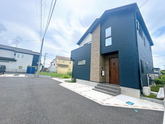 【前面道路含む現地写真】 | 取手市戸頭　中古戸建 | 閑静な住宅街で叶える静かな暮らし。