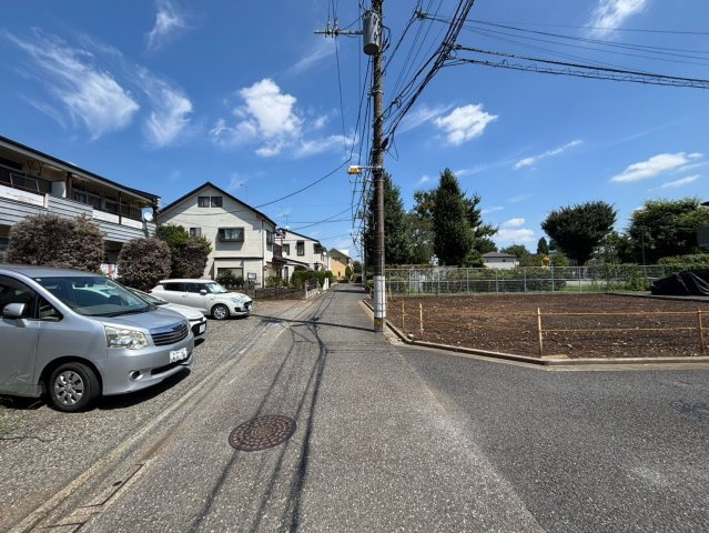 練馬区上石神井1丁目　新築戸建　全2棟の前面道路含む現地写真|現地写真

現地ご見学希望・資料請求などお気軽にお問い合わせ下さい！
03-5990-5201