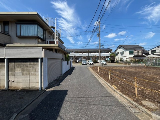 練馬区上石神井1丁目　新築戸建　全2棟の前面道路含む現地写真|現地写真

現地ご見学希望・資料請求などお気軽にお問い合わせ下さい！
03-5990-5201