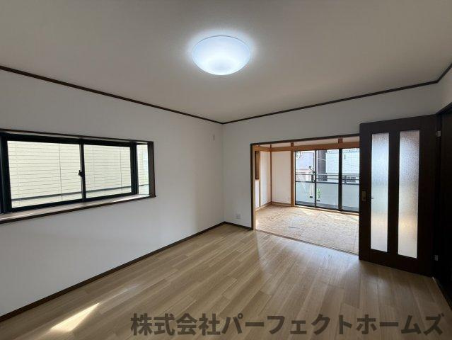 【居間・リビング】の画像