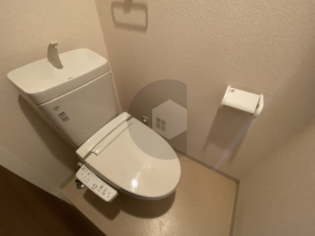 Luxe布施北1のトイレ