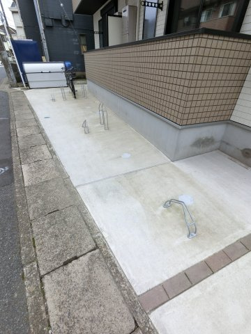 ラテンドール東千葉の駐車場