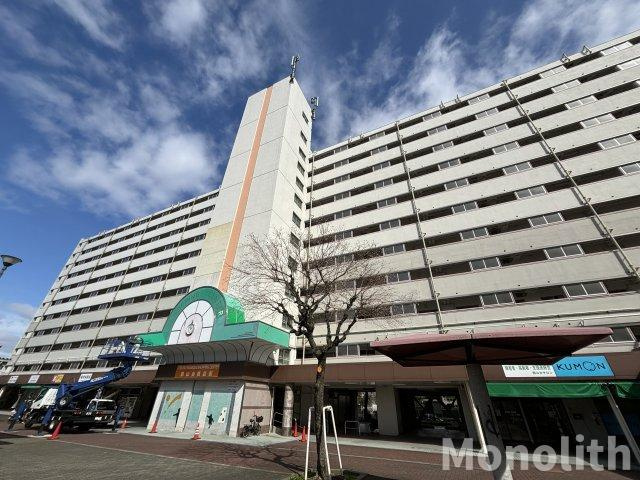 鶴山台2号棟の外観