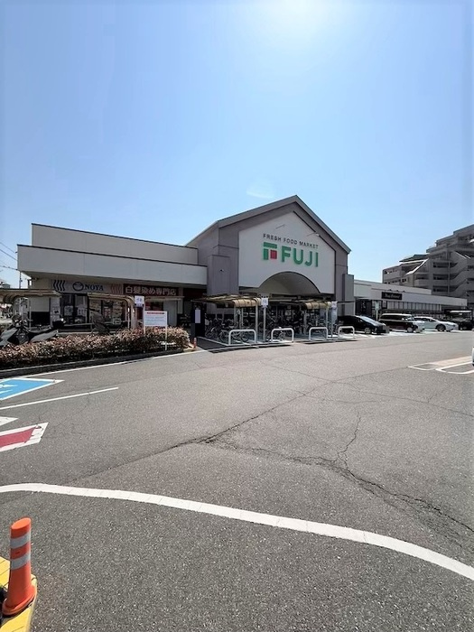 エルバ庚午の駐車場|フジ庚午店 ４３３ｍ