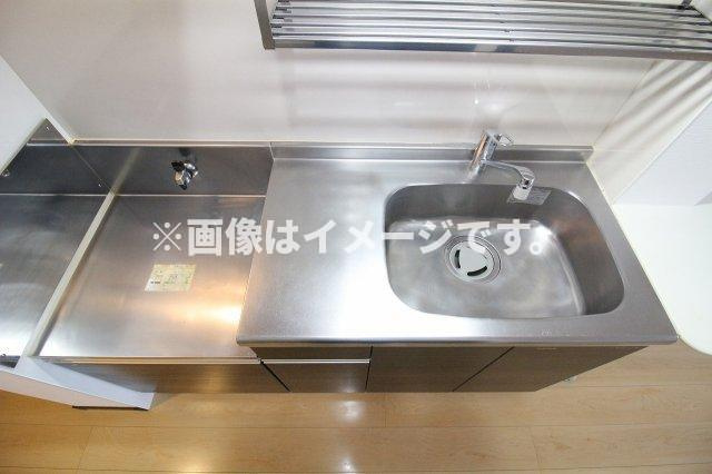 アジュール中町のキッチン|コンパクトなキッチンで掃除もラクラク