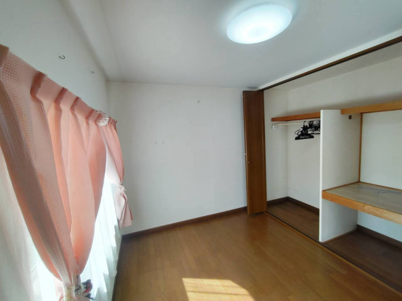 昭和中央1丁目中古住宅の洋室