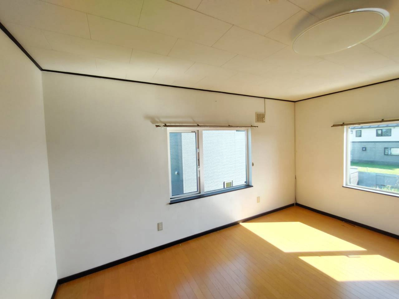 昭和中央1丁目中古住宅の洋室