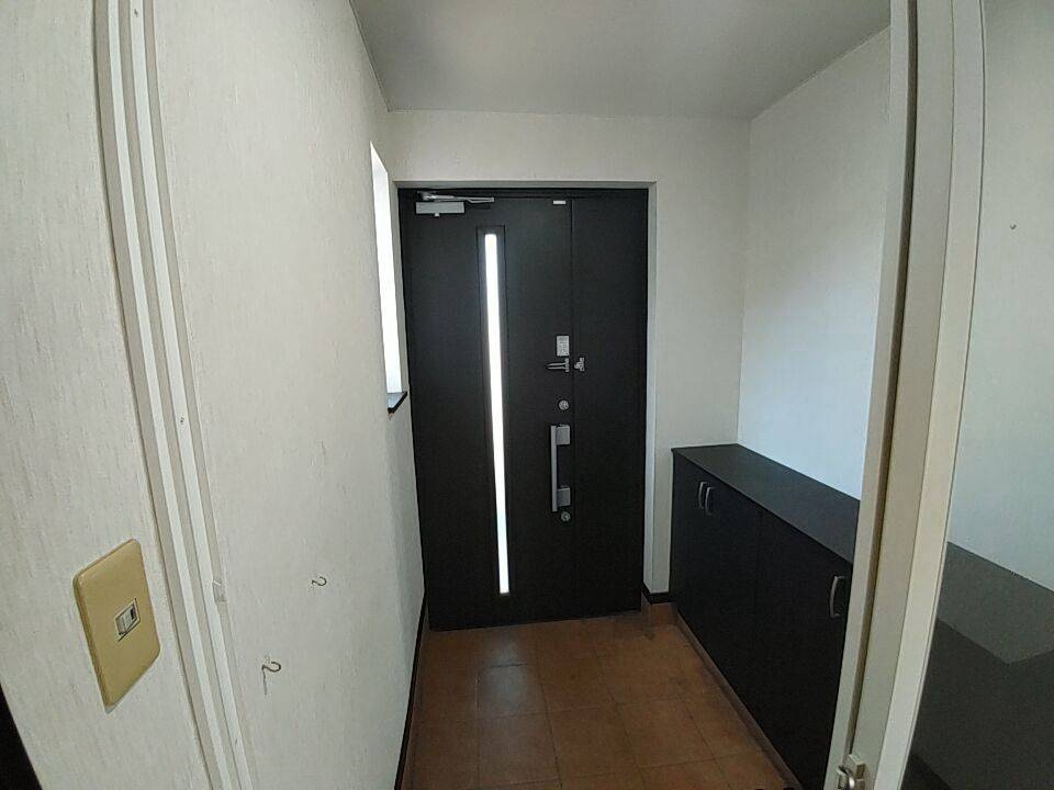 昭和中央1丁目中古住宅の玄関