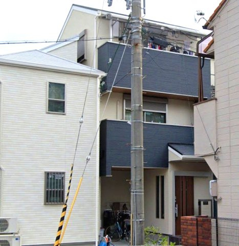 東出町3丁目の外観|2019年9月築　部屋の隅々に明るい光が満ちる、多面採光で明るい２階ＬＤＫ　床暖房付き