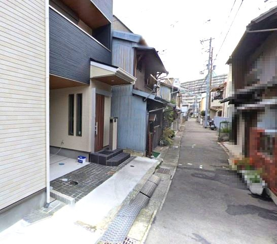 東出町3丁目の玄関|鍵を出さずに開けることができる、電気錠です。