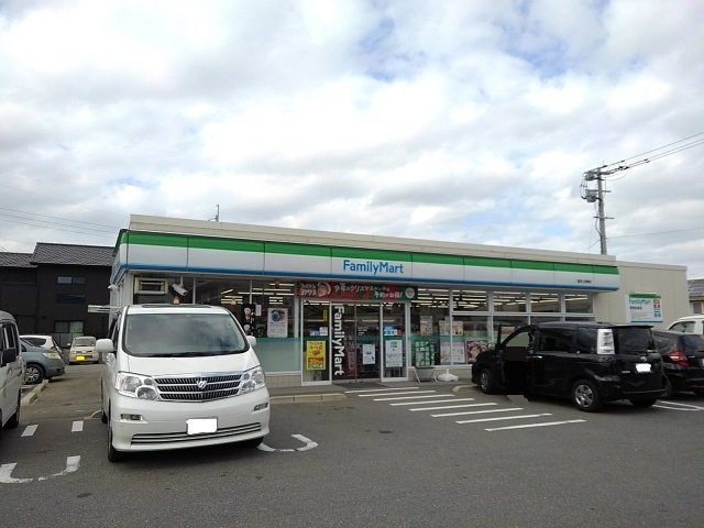 ラルース福津の周辺|ファミリーマート福津上西郷店まで550m