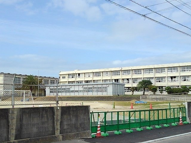 ラルース福津の周辺|福津市立福間中学校まで1400m