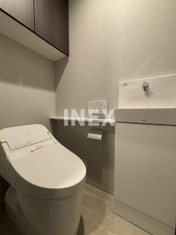 横浜市南区高根町１丁目の賃貸マンションのトイレ