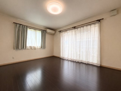 【居間・リビング】 | 海老名市社家2丁目 中古戸建 全1棟