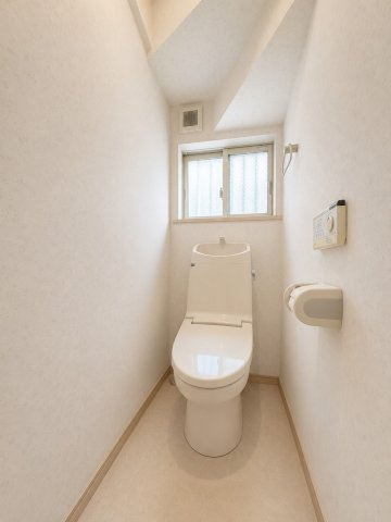 【トイレ】 | 海老名市社家2丁目 中古戸建 全1棟